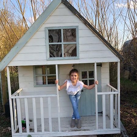 Willow Court Farm Studio South & Petting Farm, 8 Mins From Legoland & Windsor, 15 Mins From Lapland Uk Eksteriør bilde