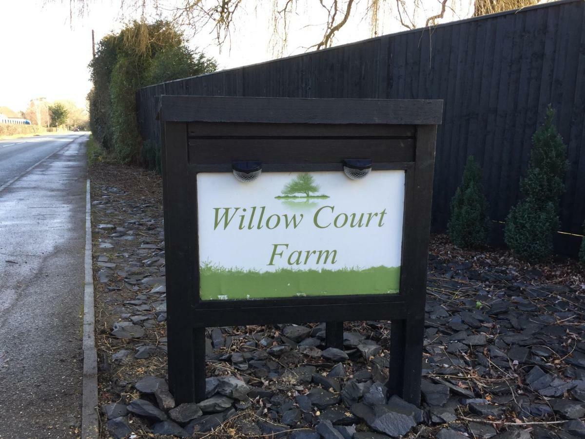 Willow Court Farm Studio South & Petting Farm, 8 Mins From Legoland & Windsor, 15 Mins From Lapland Uk Eksteriør bilde